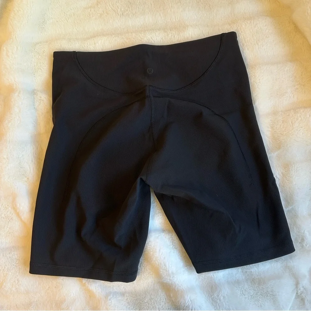 Lululemon Ribbed Countoured Shorts - Picture 7 of 9